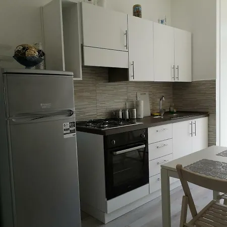 Julia 3* ترييستي